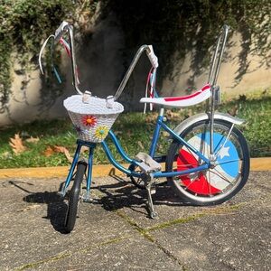 American Girl – Julie’s Red, White & Blue Bicentennial-Style Bike